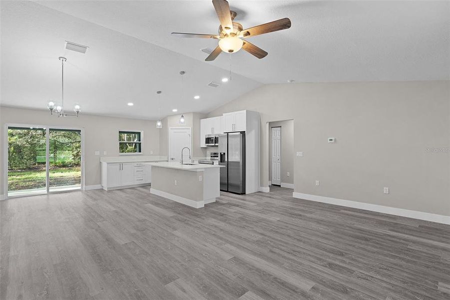 Spacious, unfurnished interior of a new home in , Ocklawaha (Image 22).