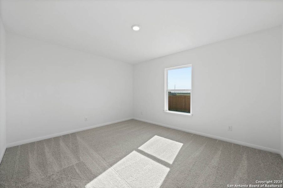 Spacious, unfurnished interior of a new home in Savannah Place, San Antonio (Image 9).