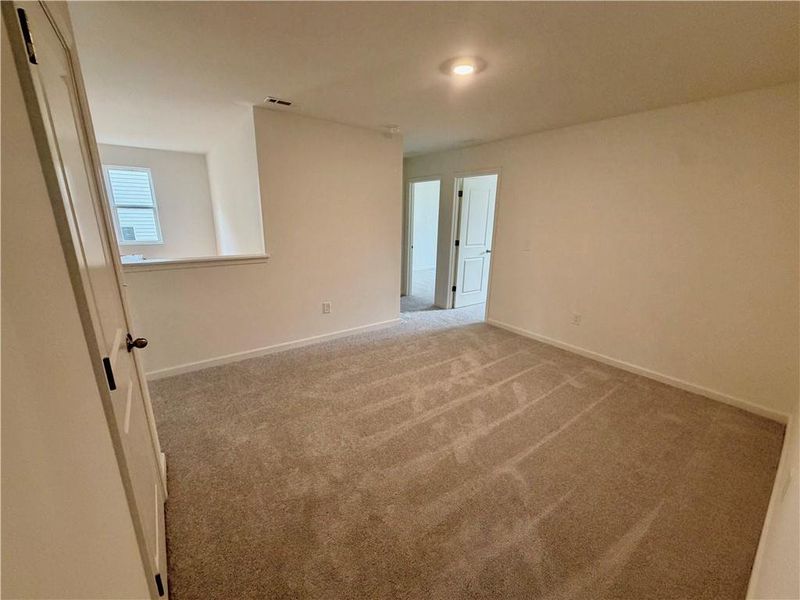 Spacious, unfurnished interior of a new home in Mt. Tabor Ridge, Dallas (Image 13). Spacious, unfurnished interior of a new home in Mt. Tabor Ridge, Dallas (Image 13).