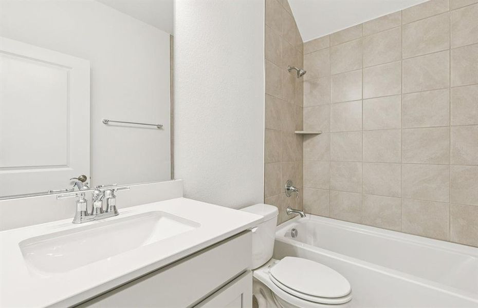 Spacious secondary bathroom Spacious secondary bathroom