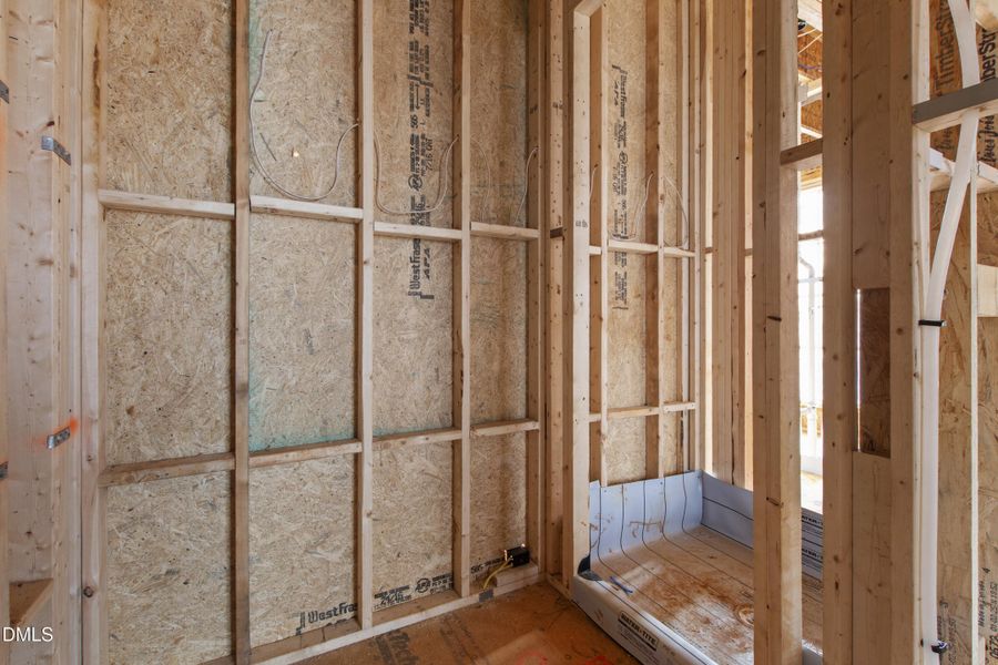 1500 Scales St Guest Shower