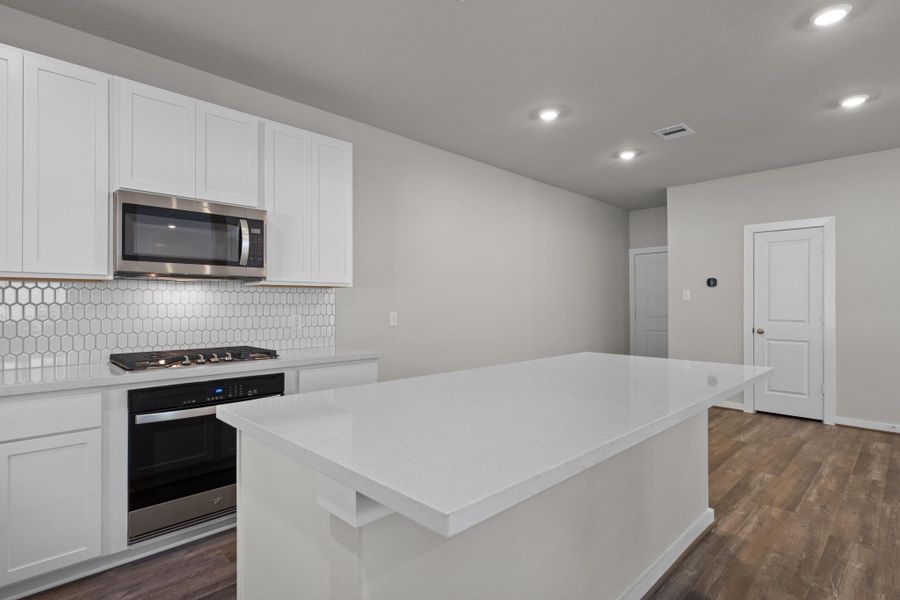 Furnished interior view inside a new home in Westridge Cove, Conroe (Image 6). Furnished interior view inside a new home in Westridge Cove, Conroe (Image 6).