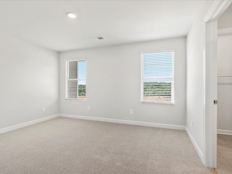 Spacious, unfurnished interior of a new home in Valentine Townes, Greer (Image 14).
