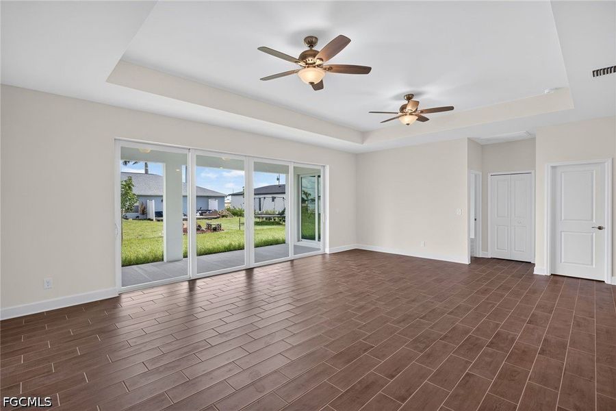 Spacious, unfurnished interior of a new home in Cape Coral, Cape Coral (Image 33).