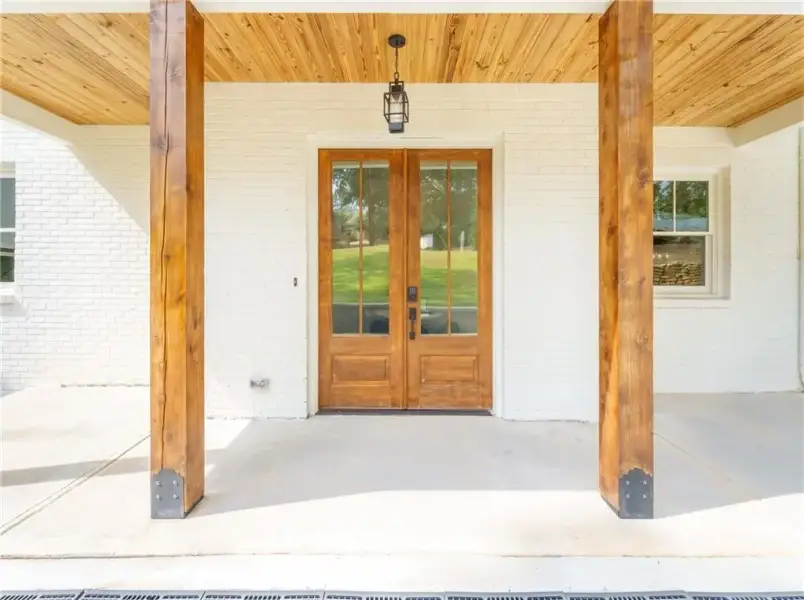 Exterior details and patio area of a home in , Sandy Springs (Image 4).