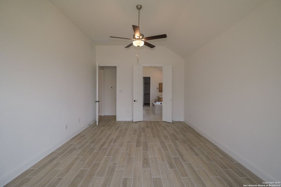 Spacious, unfurnished interior of a new home in Everly Estates, San Antonio (Image 21).