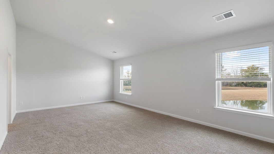 Spacious, unfurnished interior of a new home in Carolina Groves Townhomes, Moncks Corner (Image 14).