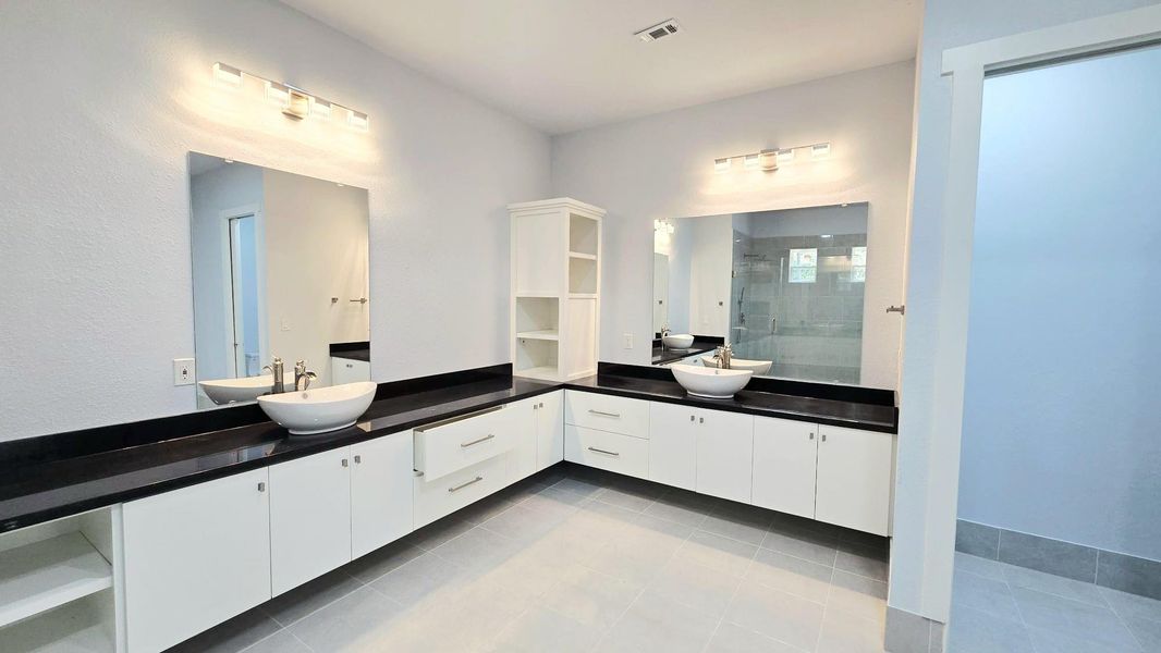 en suit of primary bedroom en suit of primary bedroom