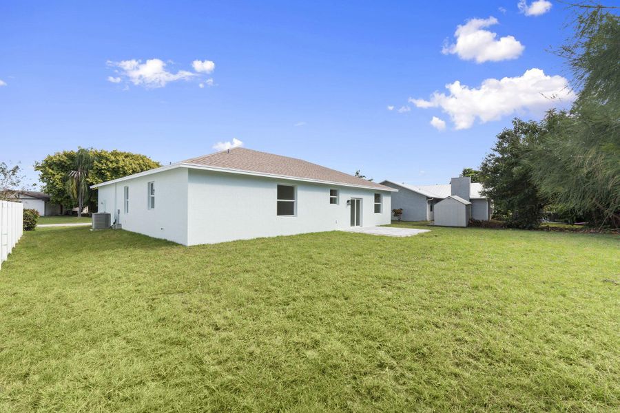 Exterior details and patio area of a home in , Port St. Lucie (Image 21).