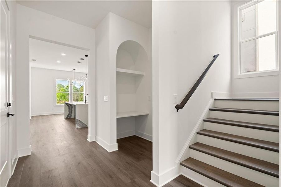 Spacious, unfurnished interior of a new home in , Alpharetta (Image 44).