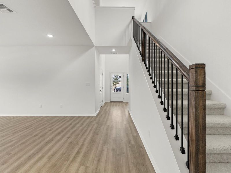 Spacious, unfurnished interior of a new home in Crosswinds, Kyle (Image 10).