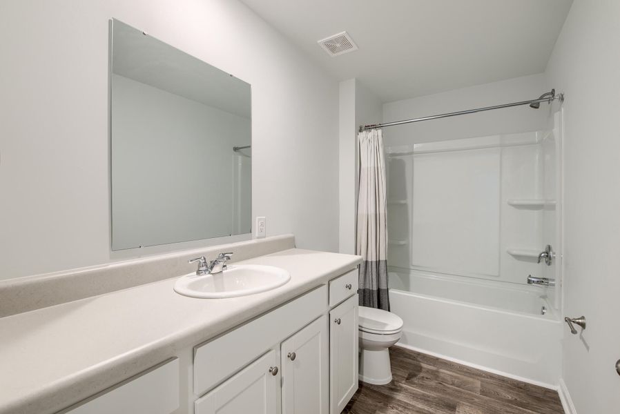 Furnished interior view inside a new home in Stone Ridge, Moncks Corner (Image 10).