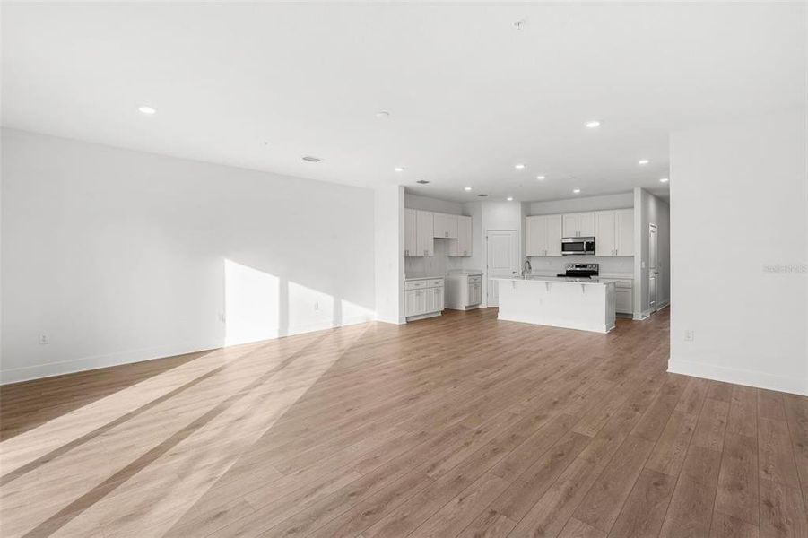 Spacious, unfurnished interior of a new home in Magnolia Reserve, Ocoee (Image 10). Spacious, unfurnished interior of a new home in Magnolia Reserve, Ocoee (Image 10).