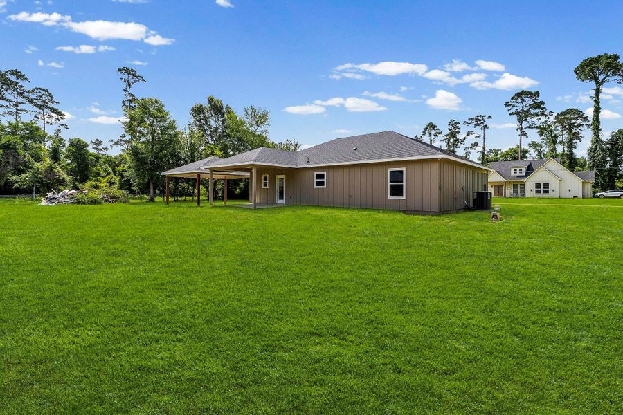 Exterior details and patio area of a home in , Onalaska (Image 29).