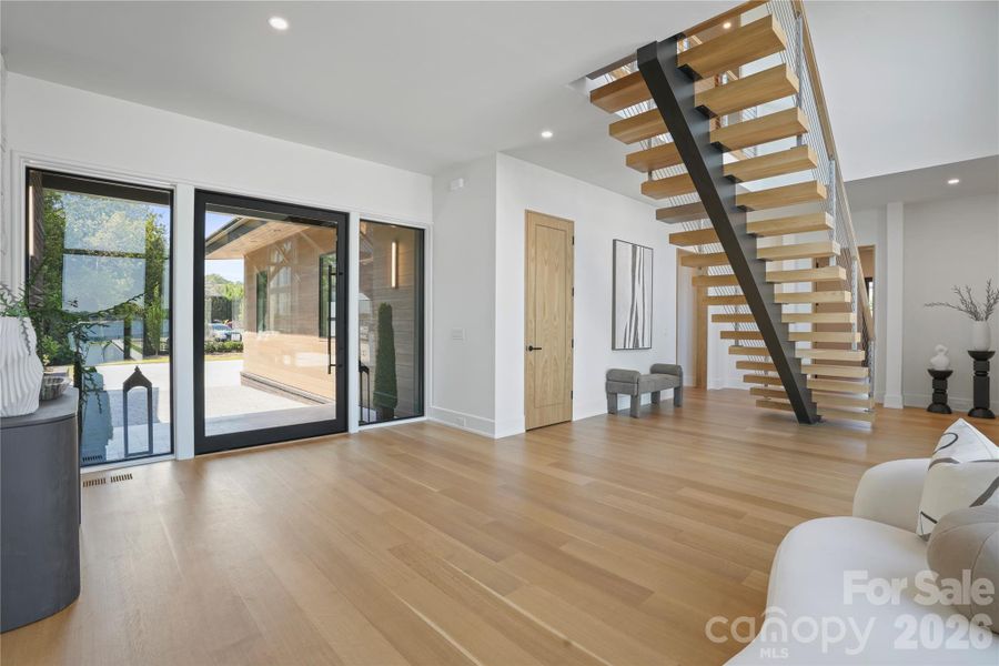 Foyer w/ Pivot Door