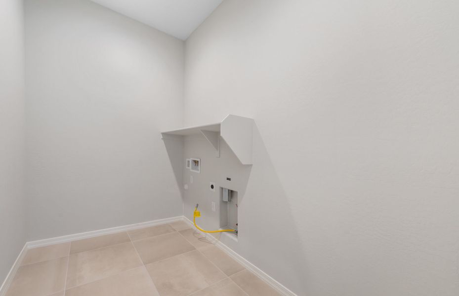 Spacious, unfurnished interior of a new home in Soleo, San Tan Valley (Image 21).