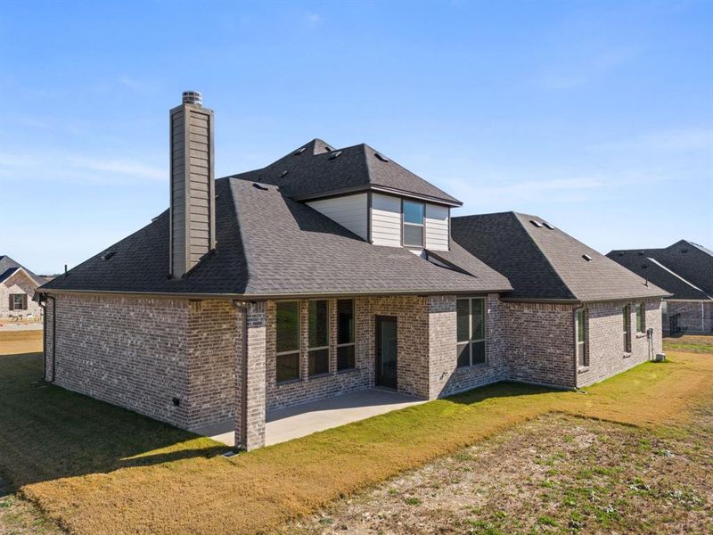Exterior details and patio area of a home in , Waxahachie (Image 26).