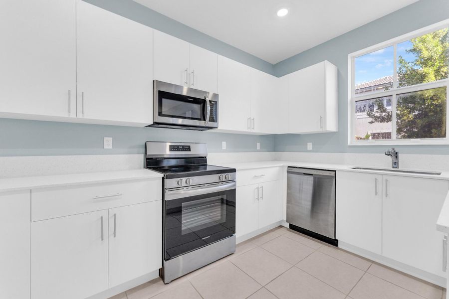 Furnished interior view inside a new home in , Coral Springs (Image 11).