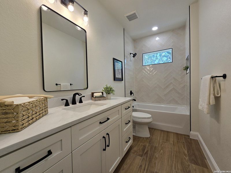 Furnished interior view inside a new home in , Canyon Lake (Image 38).