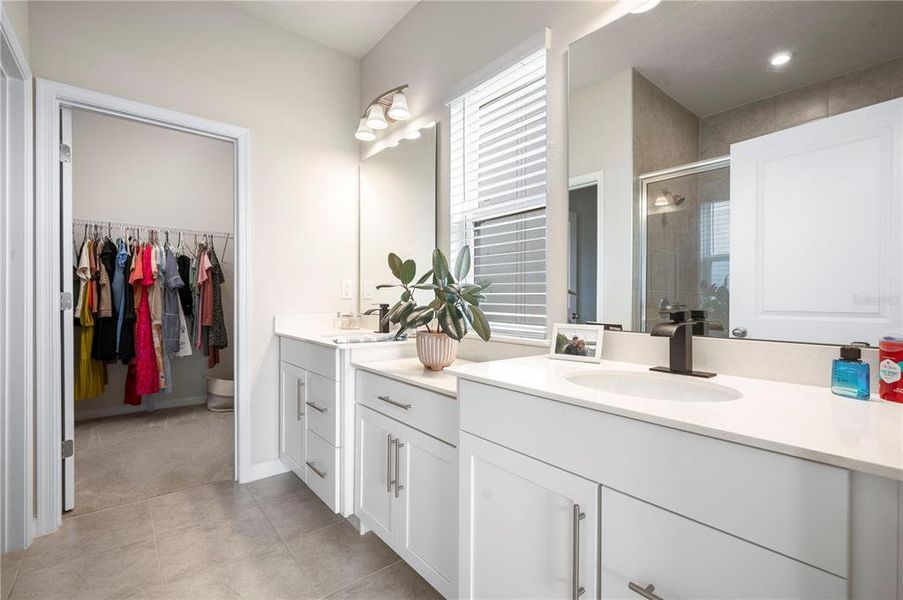 Furnished interior view inside a new home in , Daytona Beach (Image 9).
