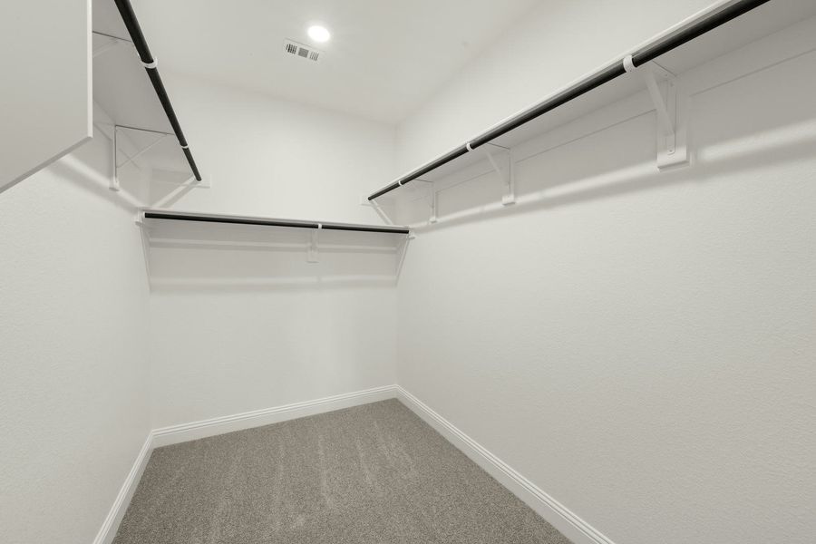 Spacious, unfurnished interior of a new home in Kentsdale Farms, DeSoto (Image 21).