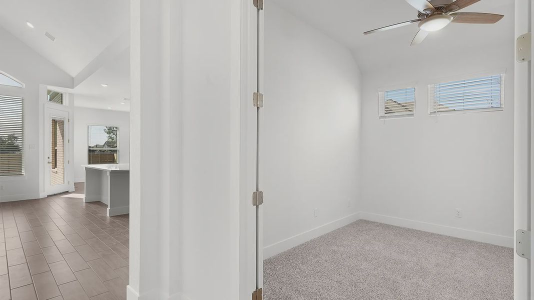 Spacious, unfurnished interior of a new home in Highland Village, Georgetown (Image 12).