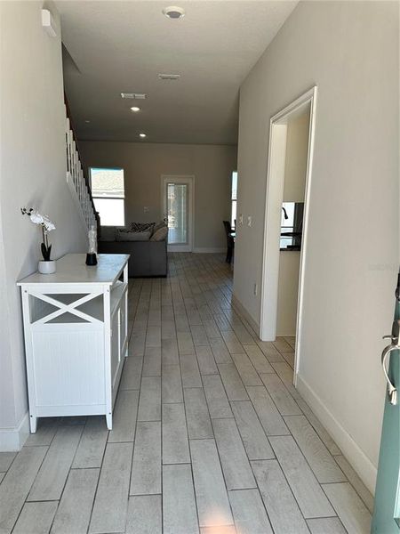 Spacious, unfurnished interior of a new home in Abbey Glen, Dade City (Image 19).