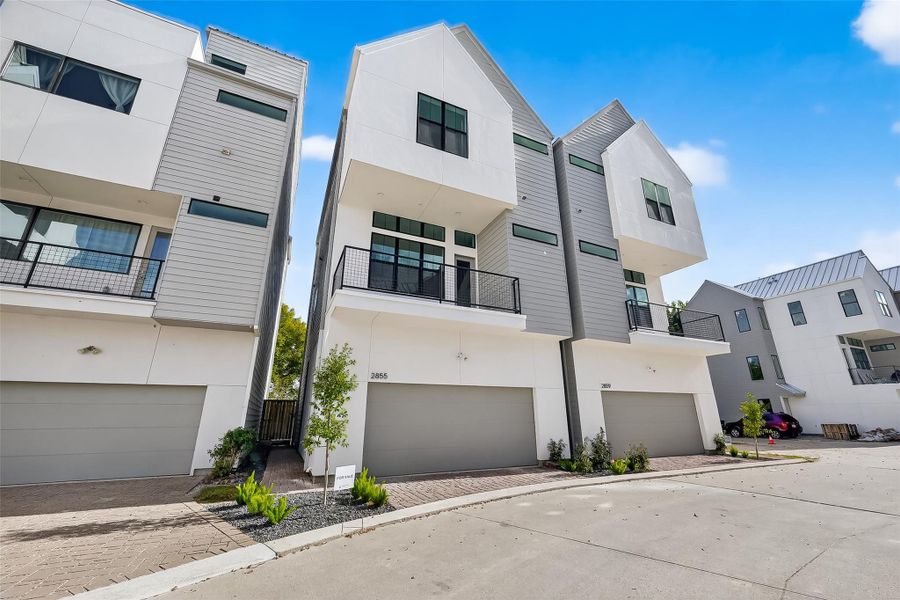 2855 Decker is the middle unit.