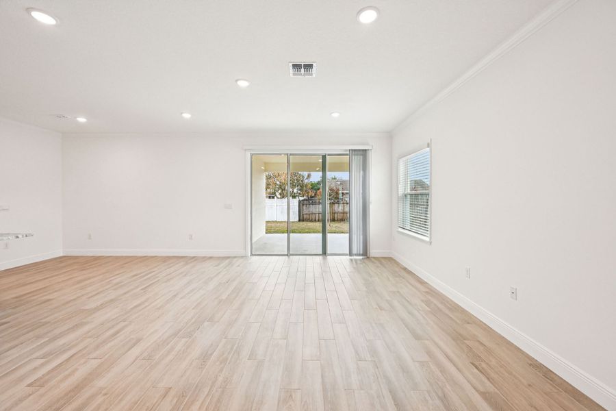 Spacious, unfurnished interior of a new home in Port St. Lucie, Port St. Lucie (Image 18).