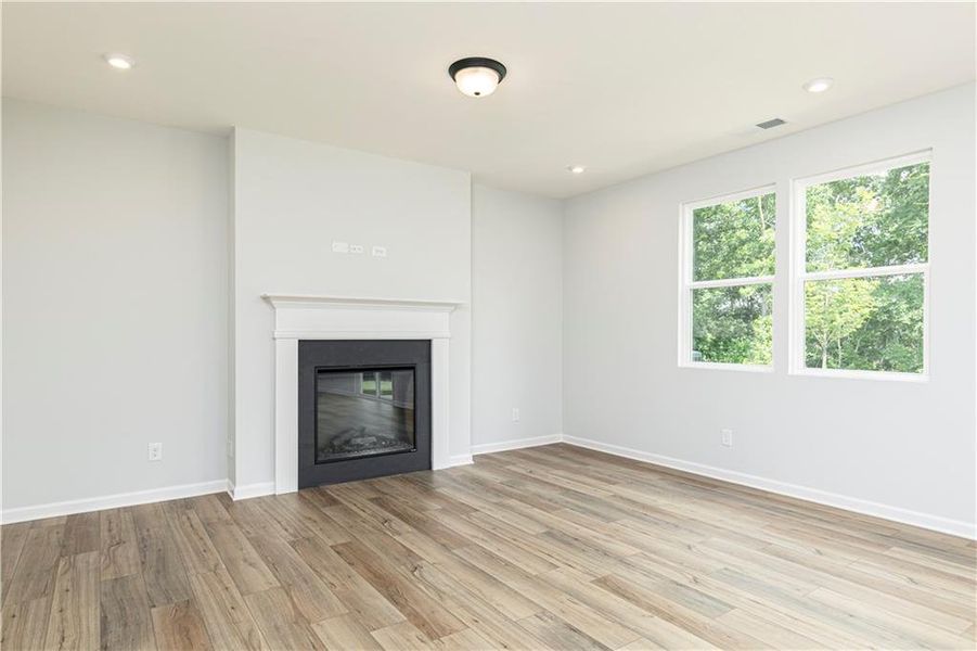 Spacious, unfurnished interior of a new home in Rhodes Glen, Lawrenceville (Image 27).