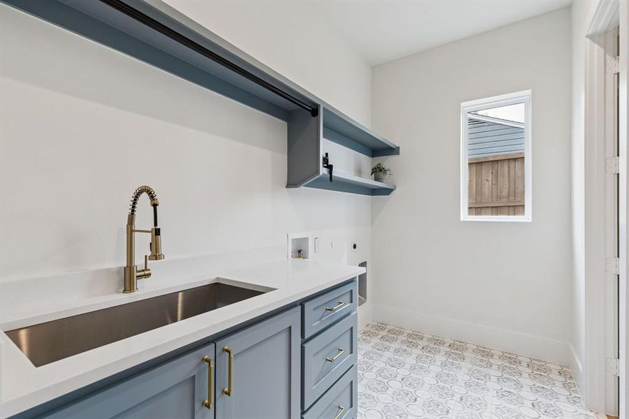 Furnished interior view inside a new home in , Dallas (Image 6).