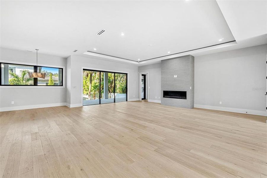 Spacious, unfurnished interior of a new home in , Tampa (Image 16).