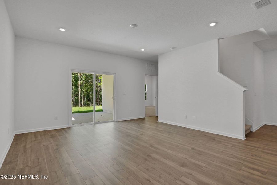 Spacious, unfurnished interior of a new home in Bellbrooke, Jacksonville (Image 28). Spacious, unfurnished interior of a new home in Bellbrooke, Jacksonville (Image 28).