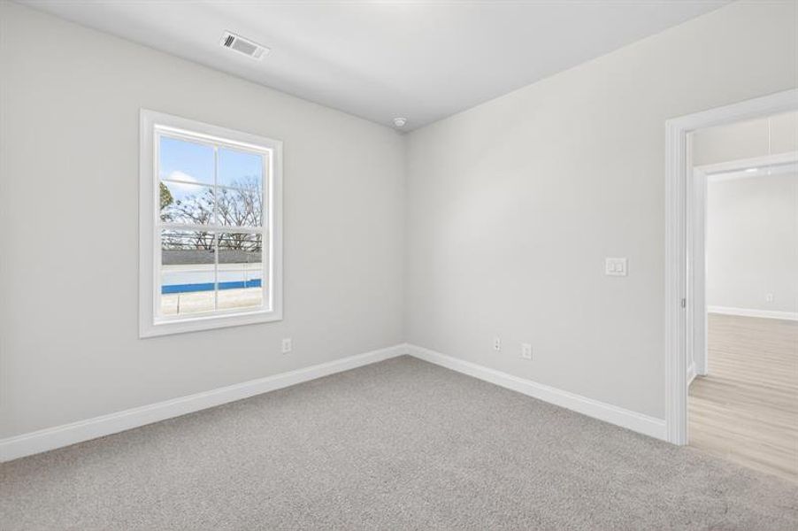 Spacious, unfurnished interior of a new home in Hemingway, Flowery Branch (Image 18).
