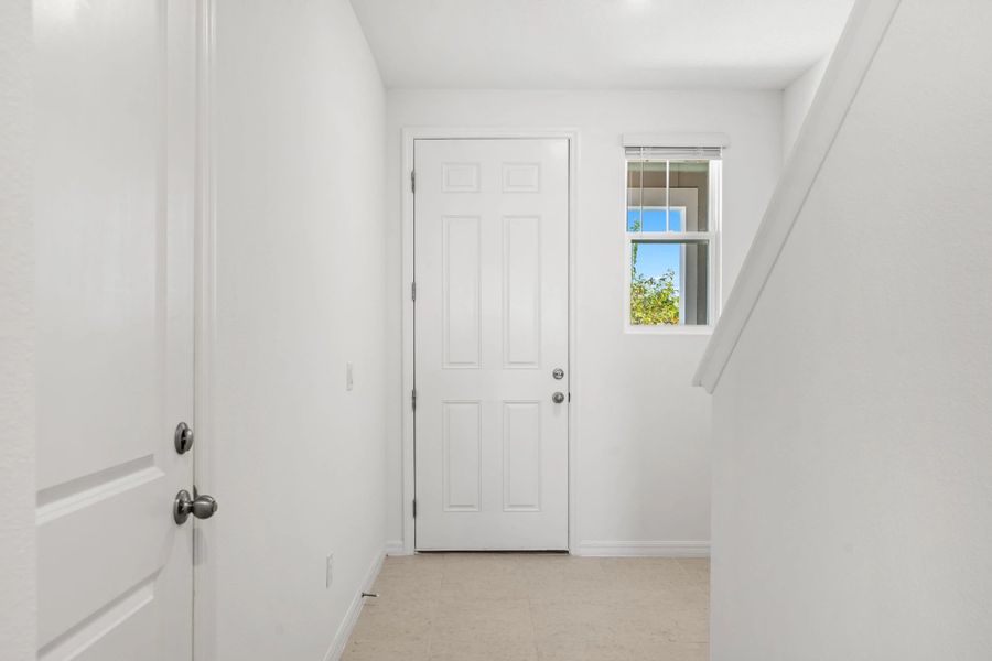 Spacious, unfurnished interior of a new home in Catamaran Cove, Rockledge (Image 16).