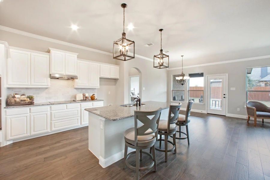 Kitchen | Concept 2555 at Massey Meadows in Midlothian, TX by Landsea Homes