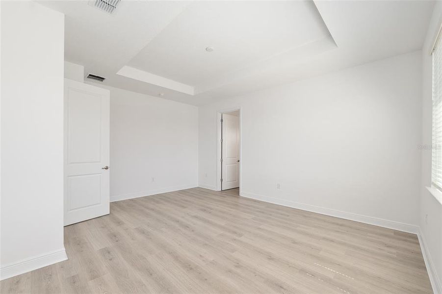 Spacious, unfurnished interior of a new home in , Ocala (Image 49).