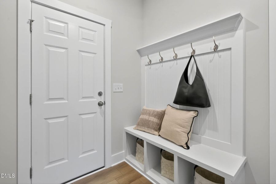 DC 39 Apex Interior-08