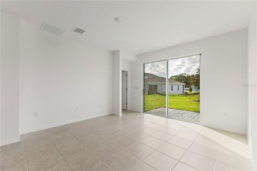 Spacious, unfurnished interior of a new home in Liberty Station, Orange City (Image 9).