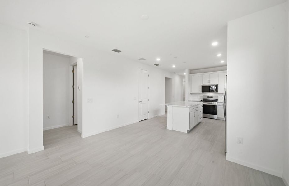 Spacious, unfurnished interior of a new home in Terreno, Naples (Image 30). Spacious, unfurnished interior of a new home in Terreno, Naples (Image 30).