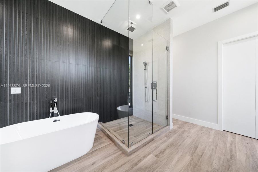 Furnished interior view inside a new home in , Fort Lauderdale (Image 12).