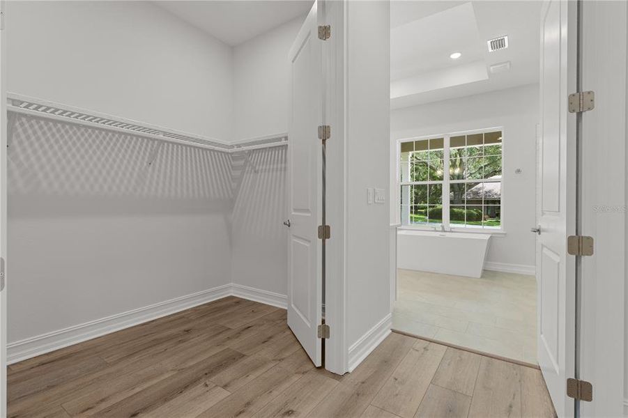 Spacious, unfurnished interior of a new home in , Lecanto (Image 41).