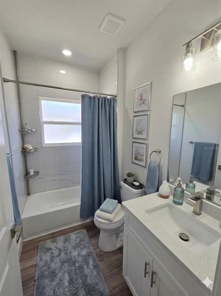 Furnished interior view inside a new home in , Ocala (Image 10).