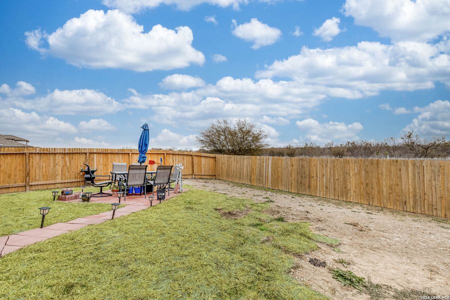 Exterior details and patio area of a home in Luckey Ranch, San Antonio (Image 4).