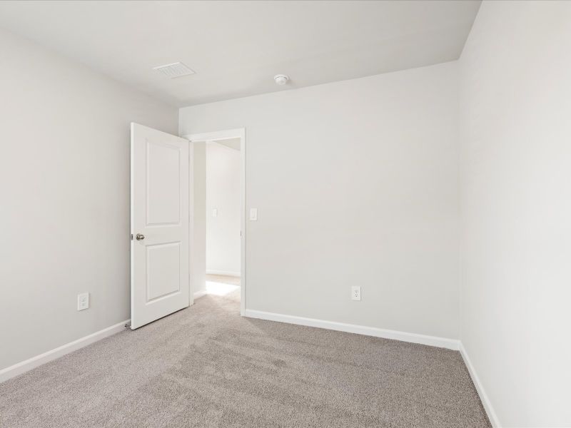 Spacious, unfurnished interior of a new home in Pleasant Brook, Piedmont (Image 18).