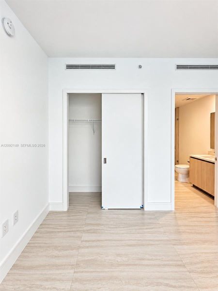 Spacious, unfurnished interior of a new home in , North Miami (Image 20).