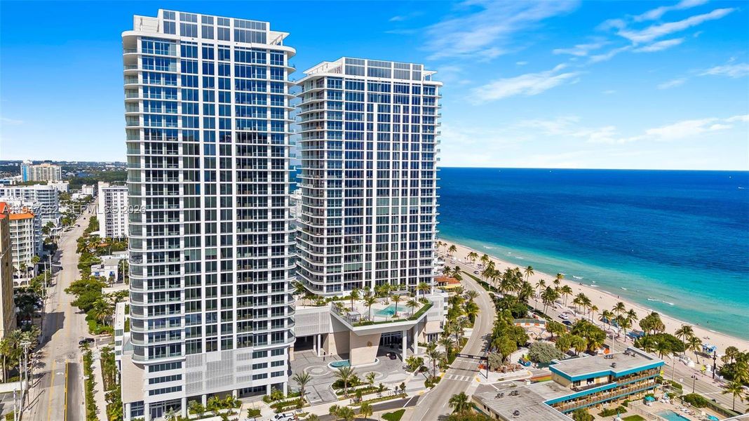 Condo located in Fort Lauderdale, FL showcasing its design and architecture (Image 20).
