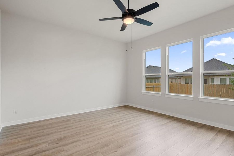 Spacious, unfurnished interior of a new home in Heritage, Dripping Springs (Image 25).