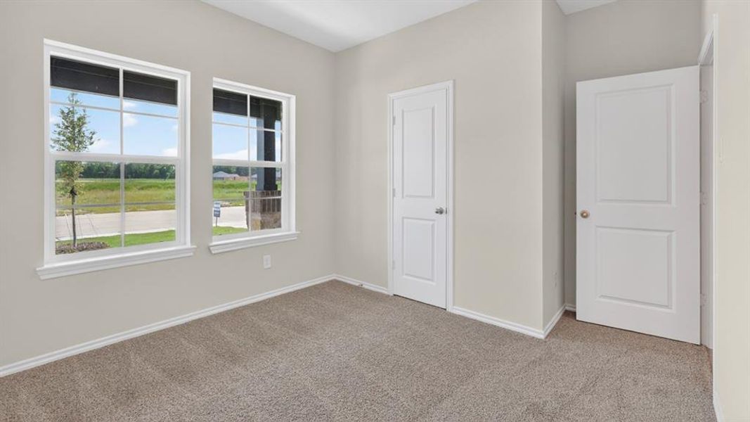 Spacious, unfurnished interior of a new home in Forestbrook Estates, Paris (Image 14).