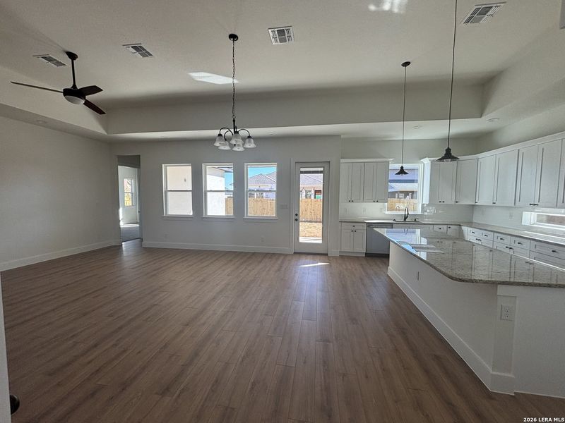 Spacious, unfurnished interior of a new home in , Selma (Image 15).